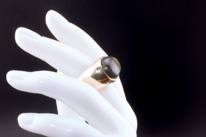 The Noble Signet – A Ring of Prestige & Power